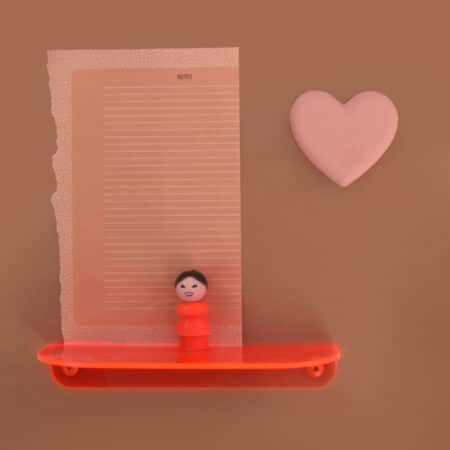 Alternative view of Little heart | Coral red